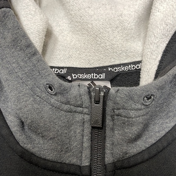 Men's Adidas Basketball Black Zipper Jacket with Hood Size Medium - Picture 3 of 9